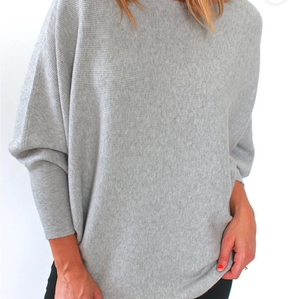 Kerisma Lt Gray Dolman Sweater Classic Feminine Comfy Quiet Luxury Size S/M Fall